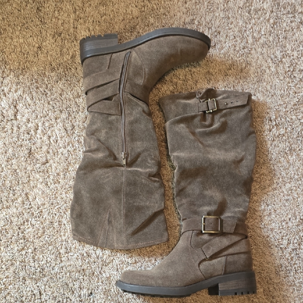 Fergie Slay Boots